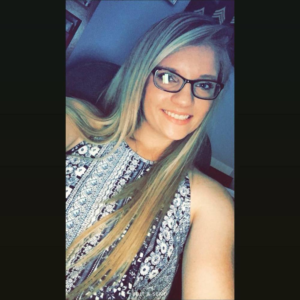 Meet your Posher, Macie